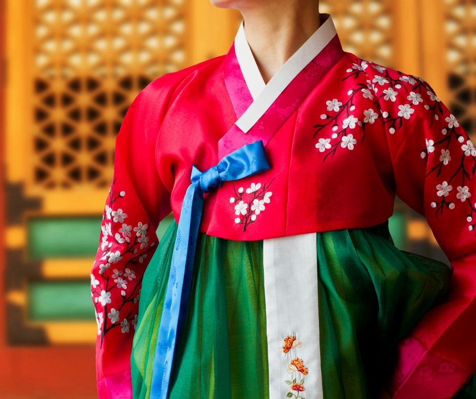 Infographic: The History of the Hanbok