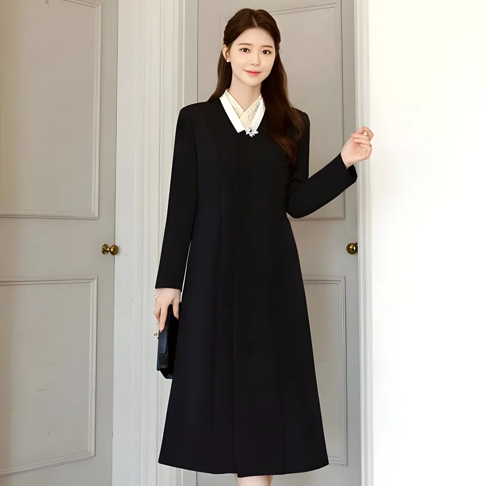 The Mareumdal Durumagi, coat from the collection, product photograph