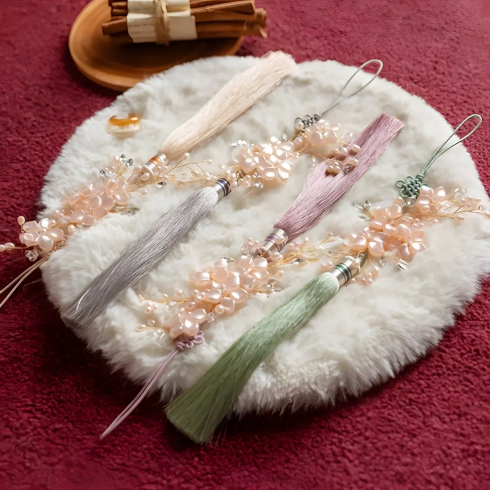 The Crystal Bouquet Norigae, accessory from the collection, product photograph