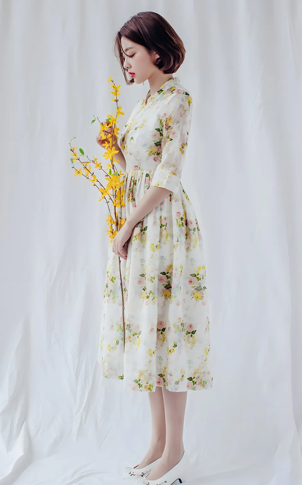 The Malgeum Cheollik, dress from the collection, product photograph
